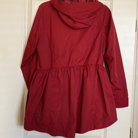 lululemon rain jacket - RED - Picture 4 of 4